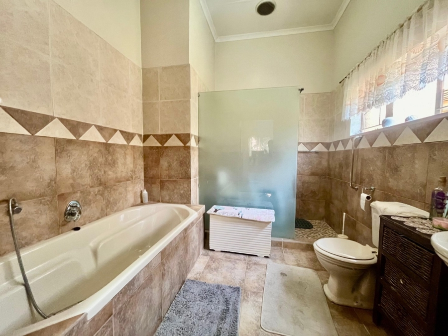 4 Bedroom Property for Sale in Safari Gardens North West